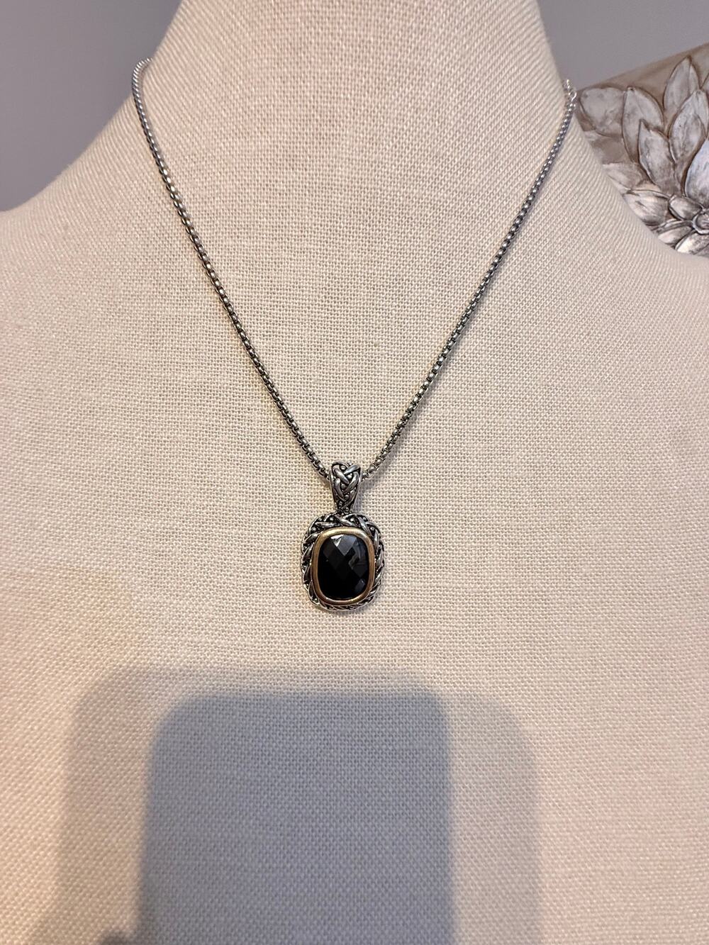 Vintage Black Faceted Pendant Necklace 16”